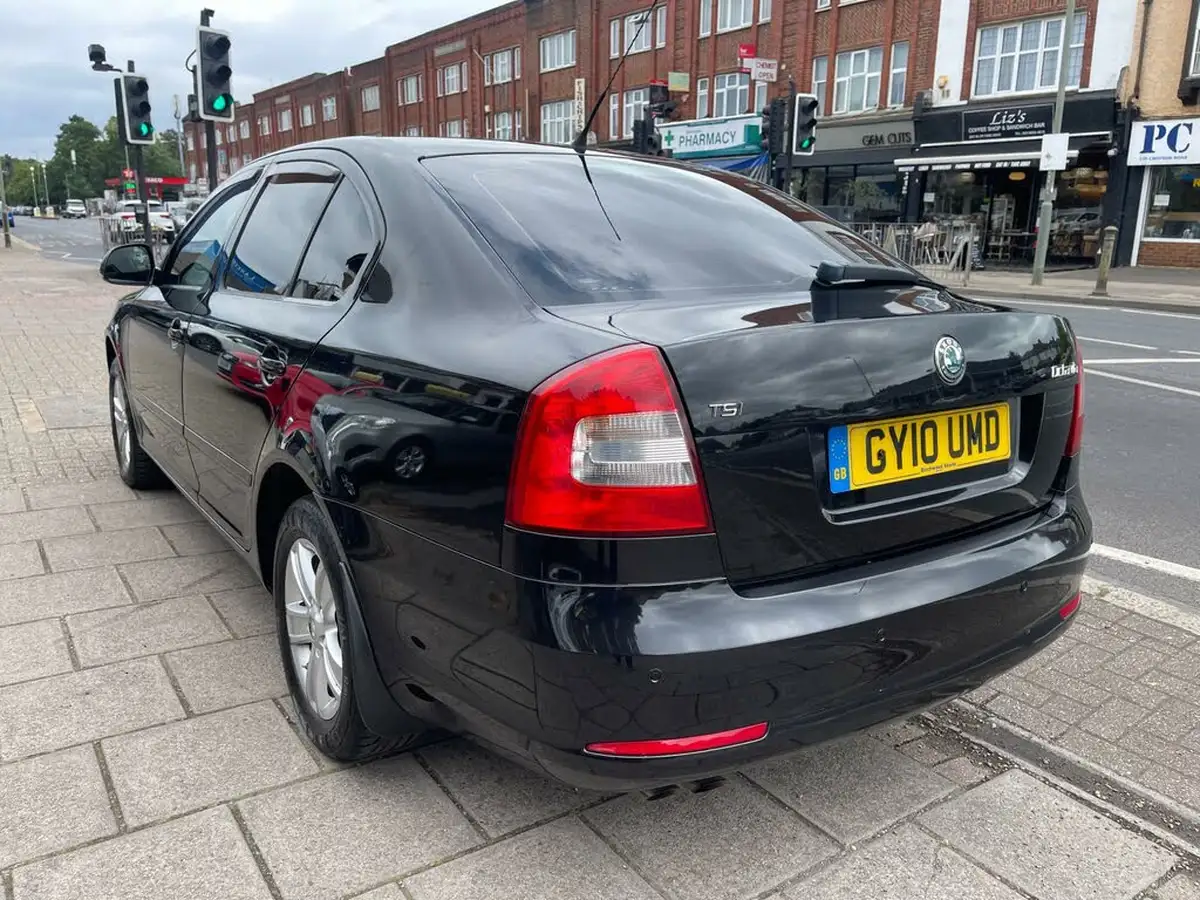 2010-skoda-octavia-14-se-tsi-122bhp-hatchback-big-6