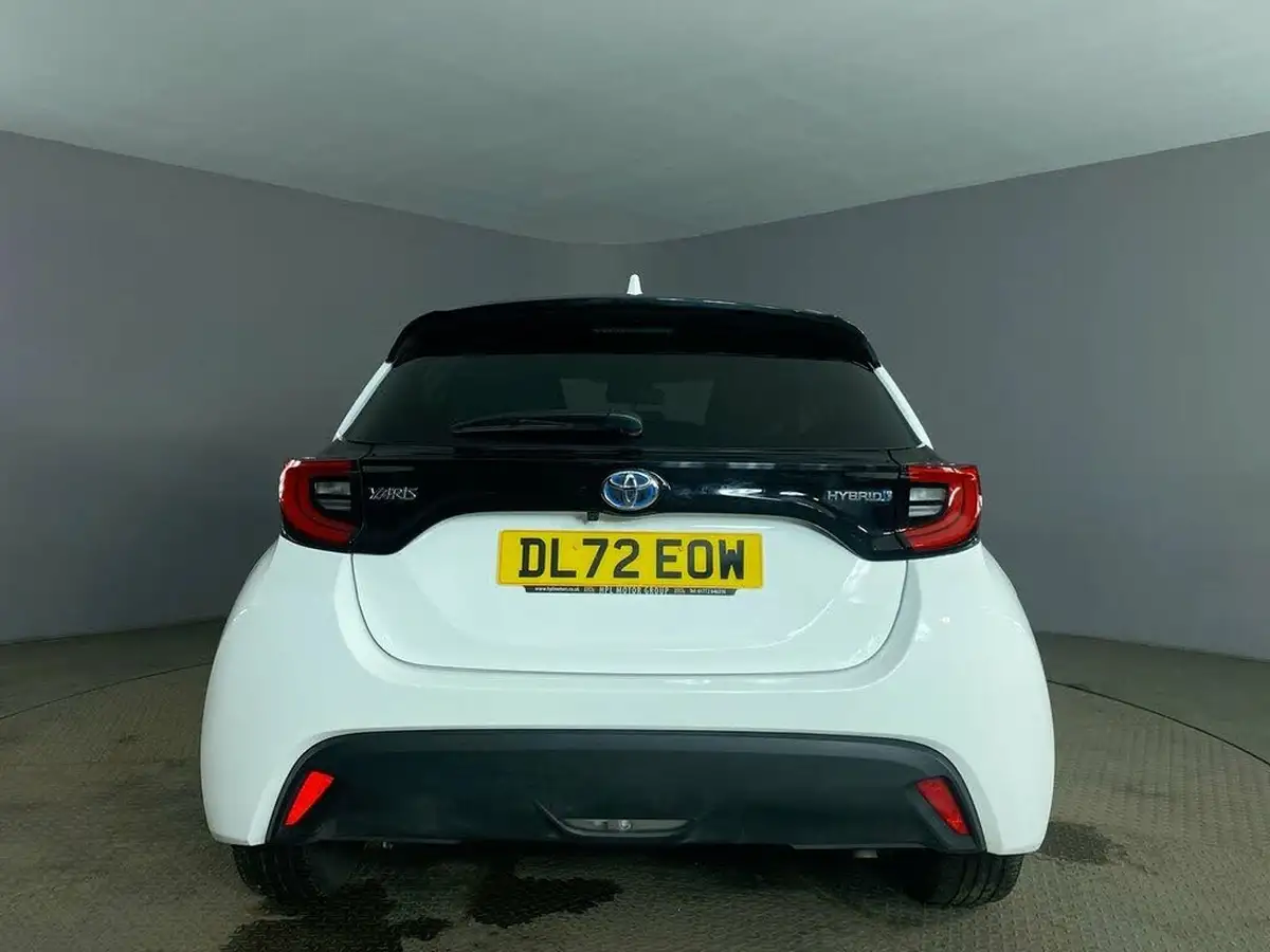 2023-toyota-yaris-15-vvt-i-design-big-6