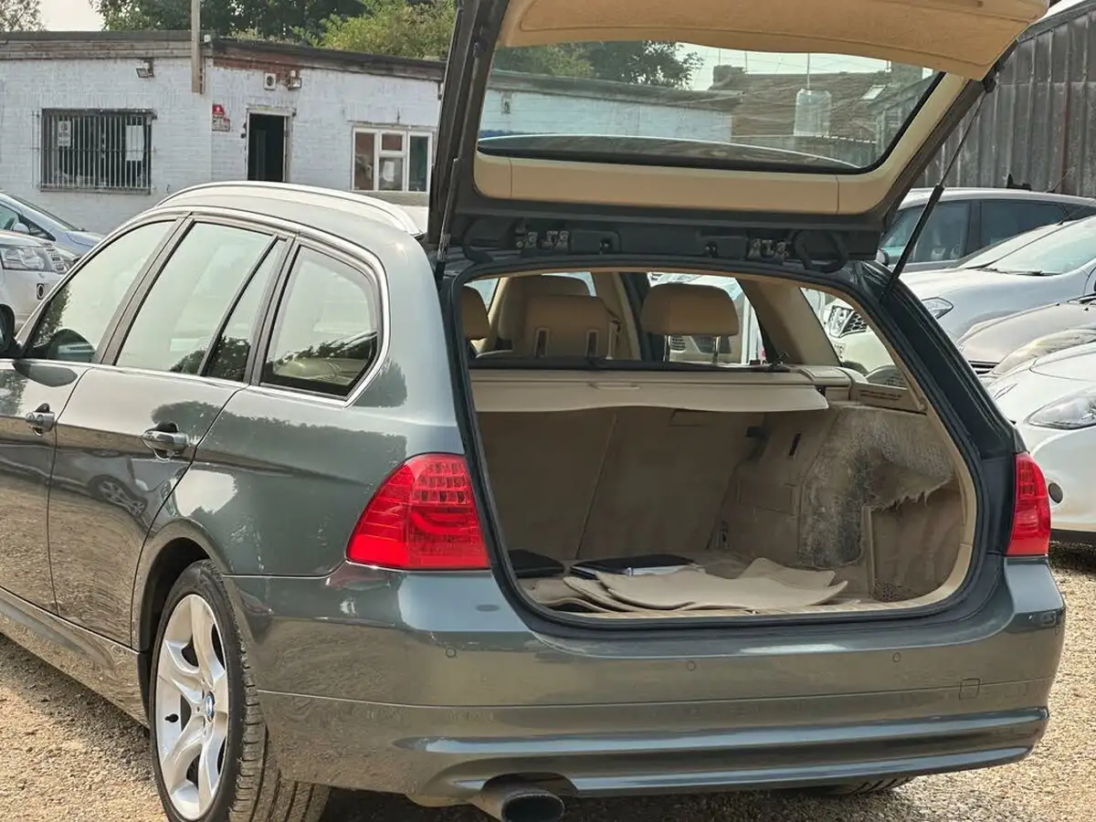 2012-bmw-3-series-20-318i-exclusive-edition-auto-big-9