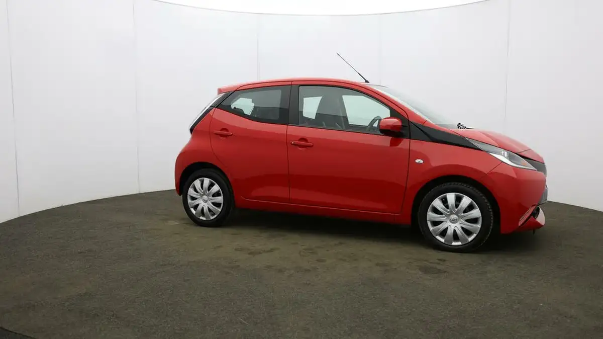 2018-toyota-aygo-10-vvt-i-x-play-71bhp-5d-big-50