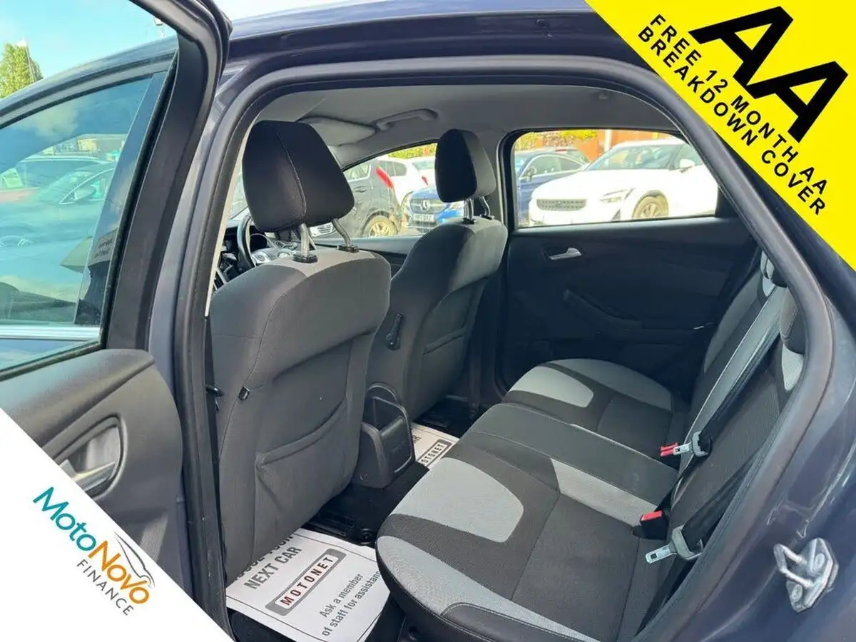 2012-ford-focus-16-zetec-ti-vct-125ps-hatchback-powershift-big-7