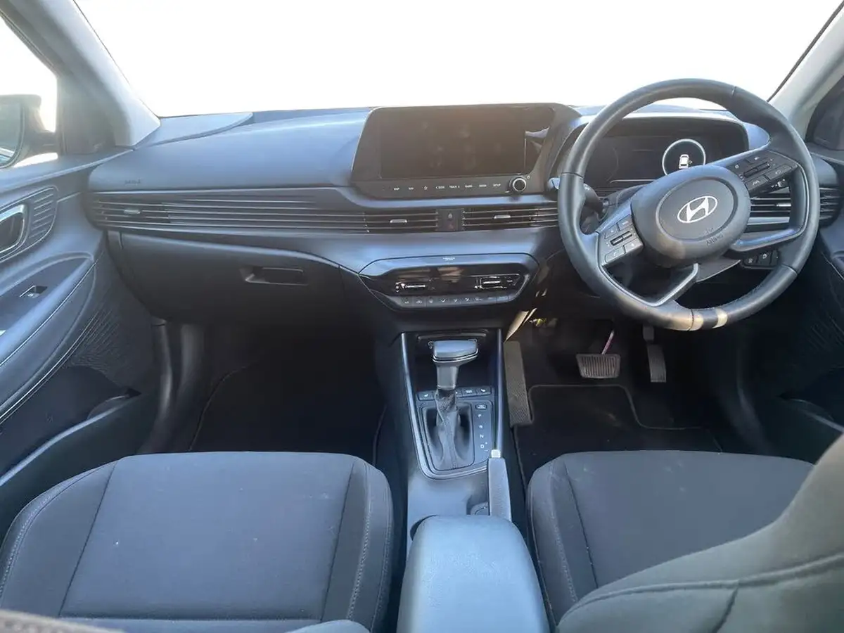 2025-hyundai-i20-10-t-gdi-premium-dct-big-12