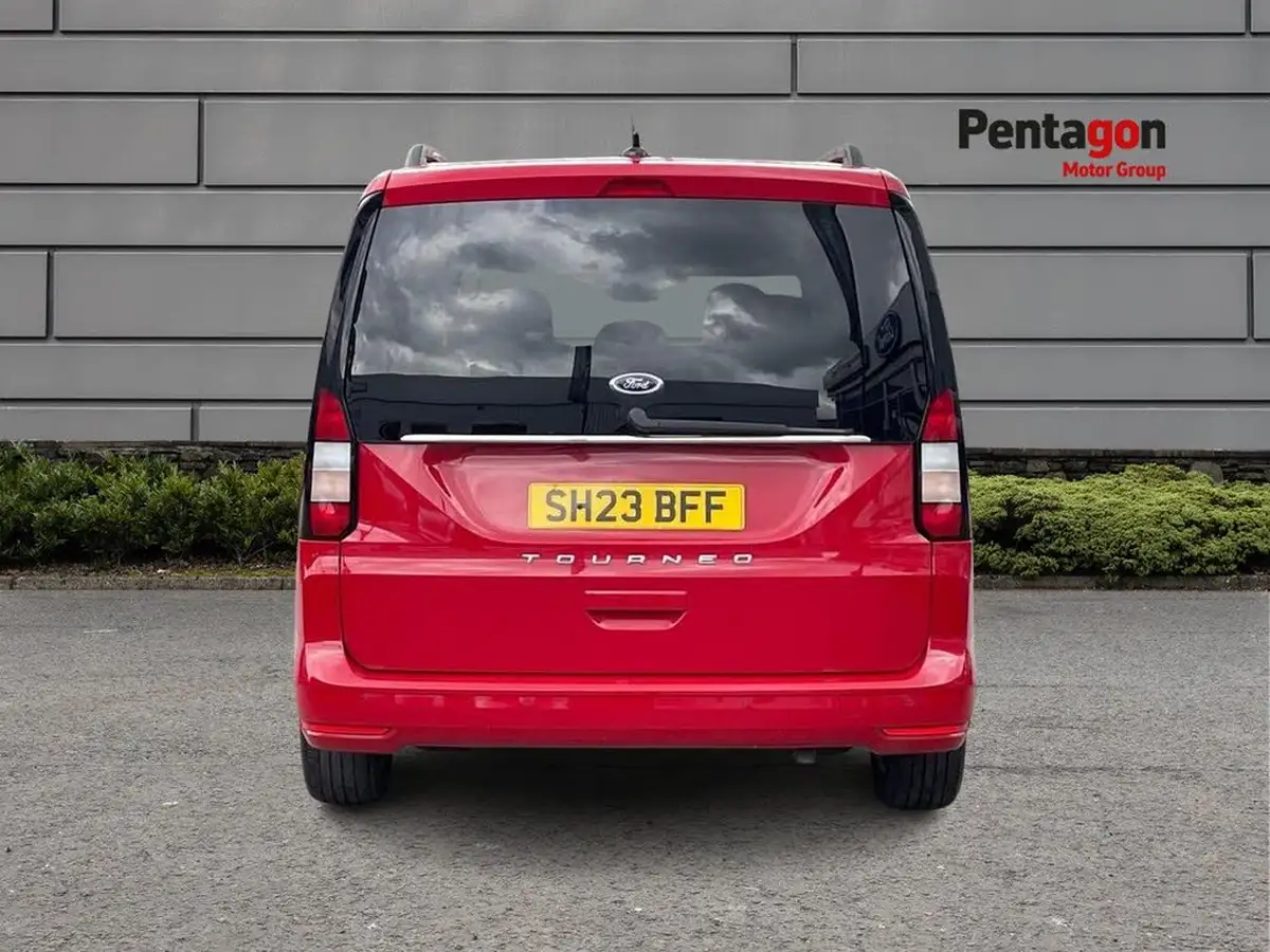 2023-ford-tourneo-connect-20-titanium-big-16
