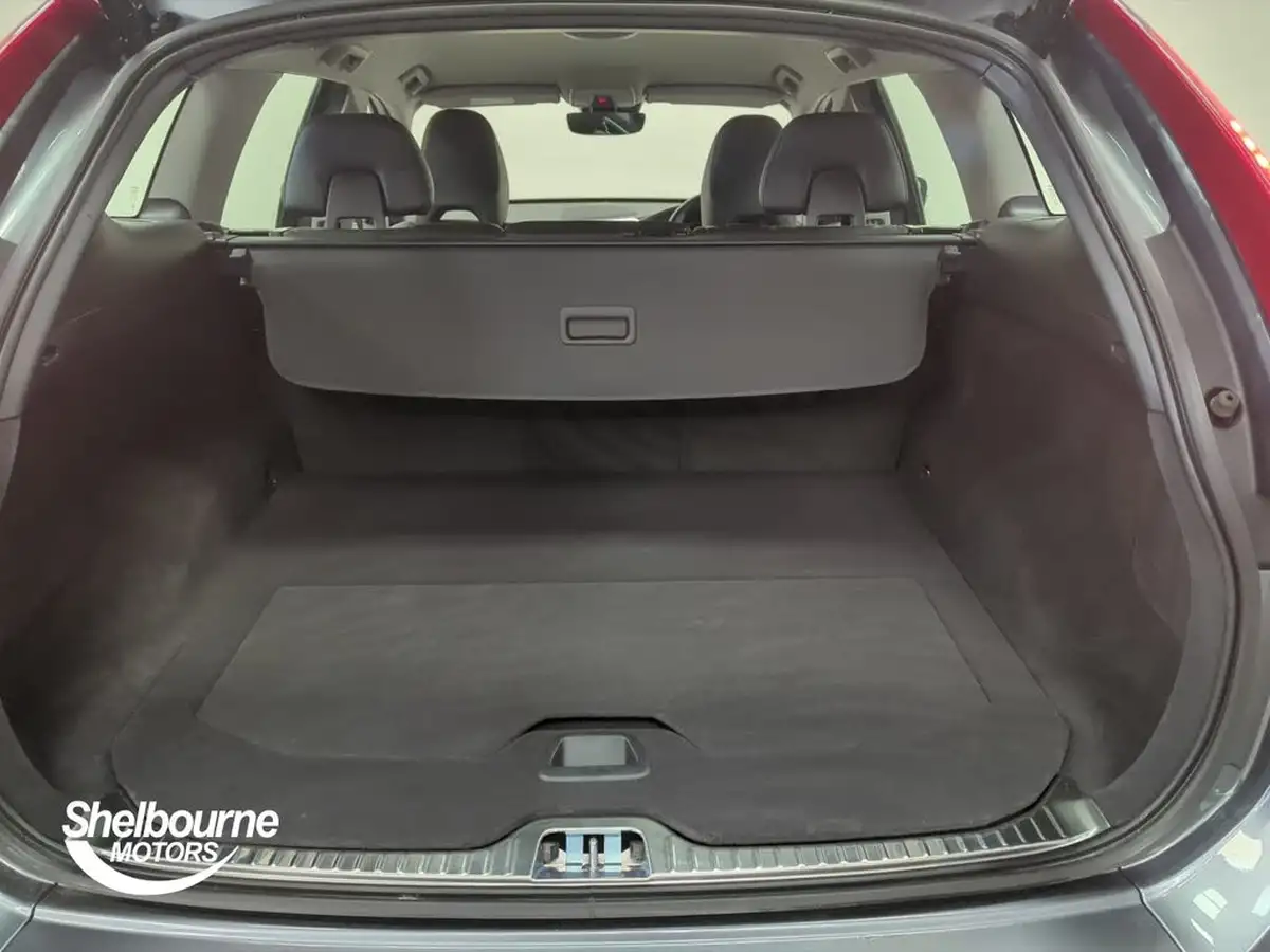 2017-volvo-xc60-20td-d4-se-big-16