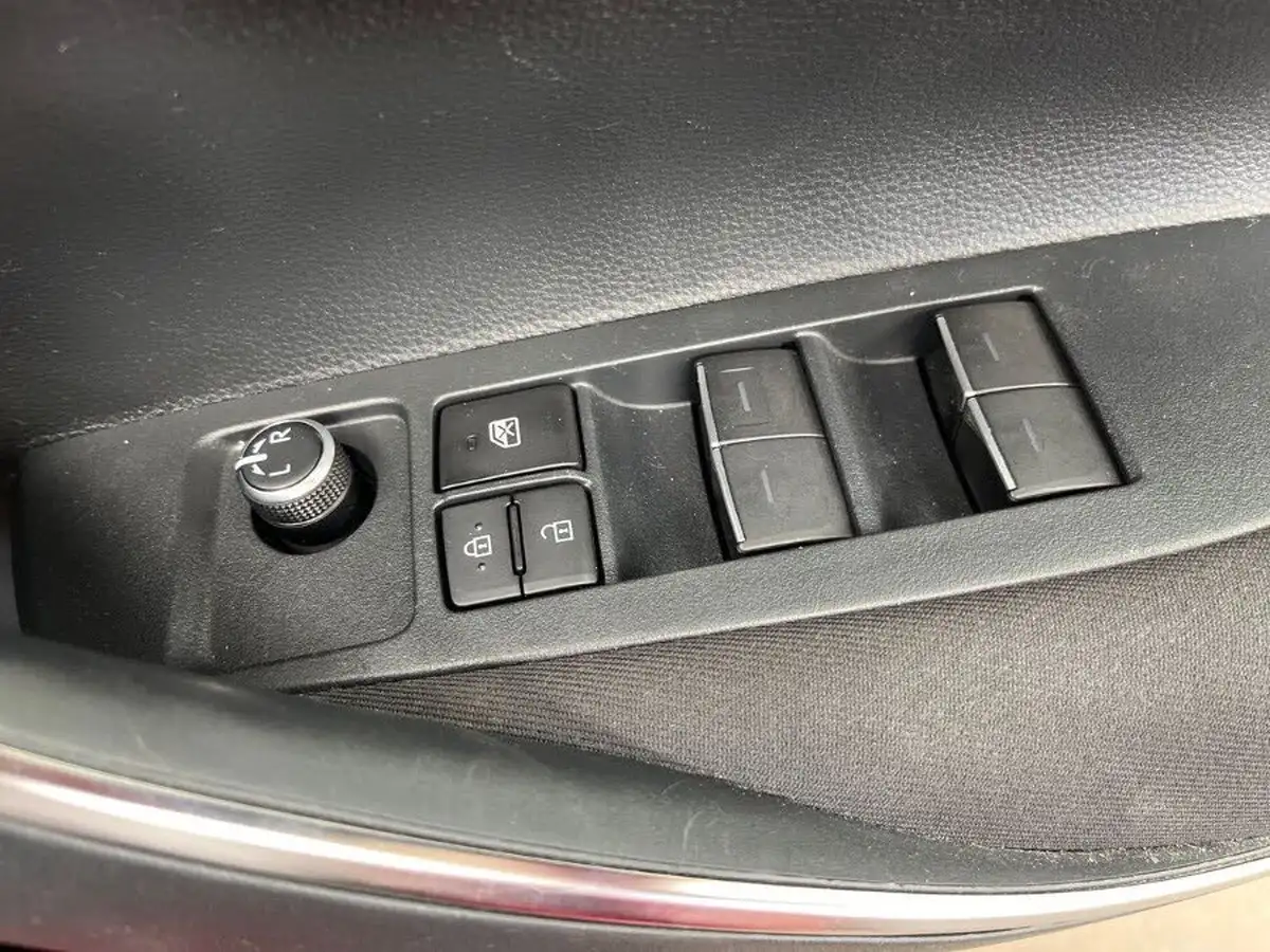 2022-toyota-corolla-18-vvt-i-icon-120bhp-spare-wheel-touring-sports-5d-big-20