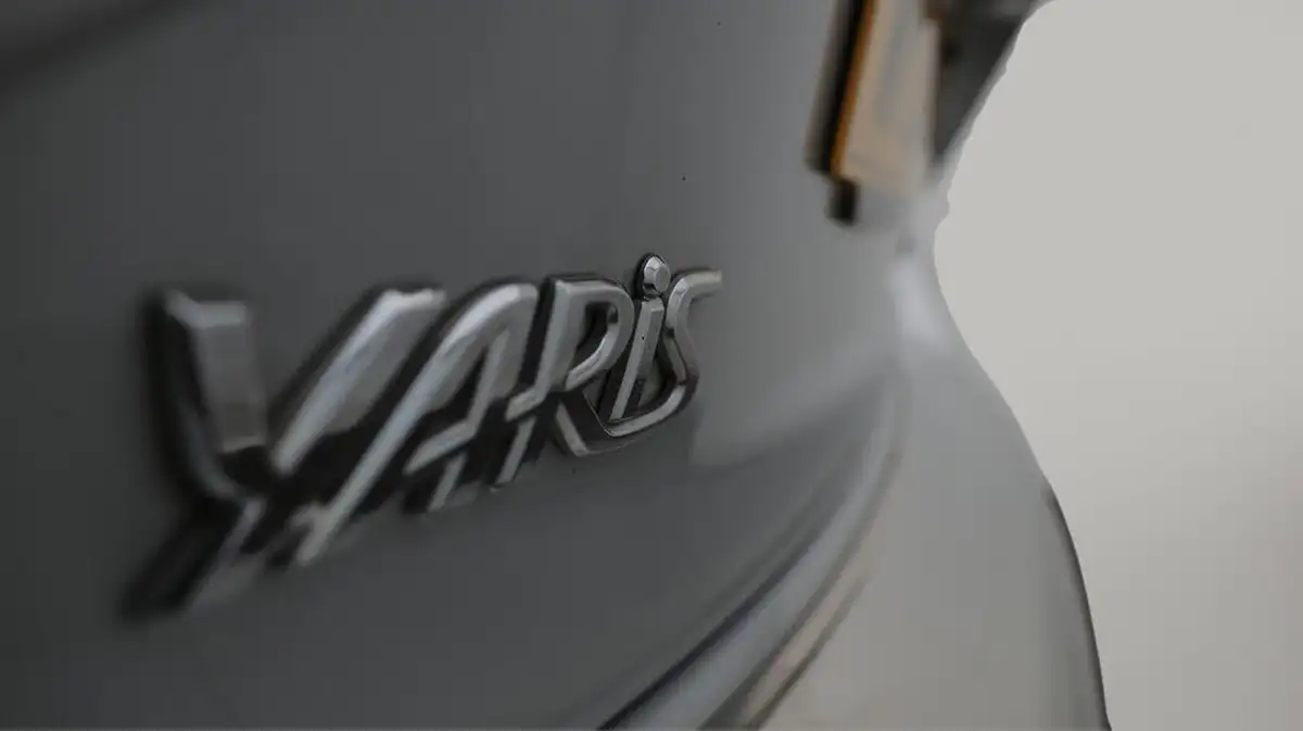 2020-toyota-yaris-15-vvt-i-y20-98bhp-hybrid-1497cc-e-cvt-big-36