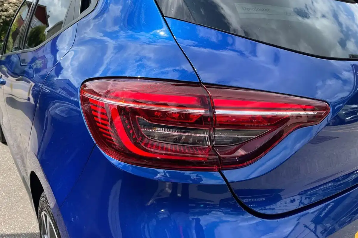 2023-renault-clio-10-tce-rs-line-big-19