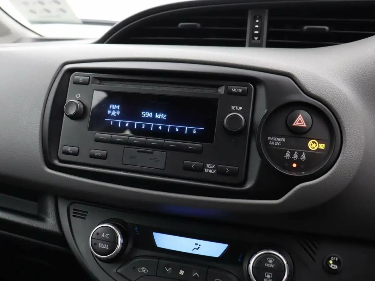 2019-toyota-yaris-15-vvt-i-active-big-24