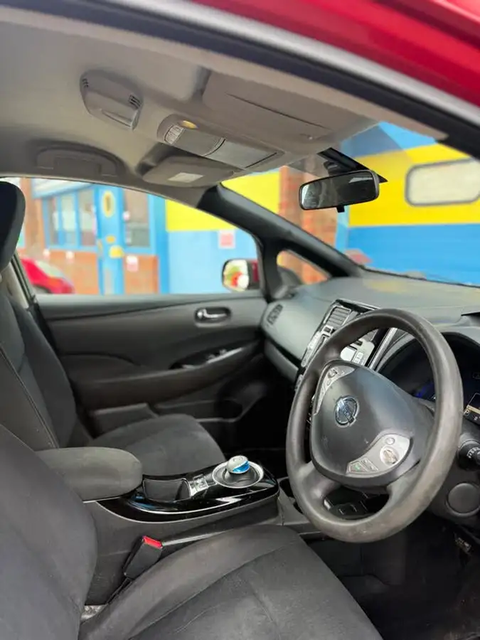 2014-nissan-leaf-e-acenta-big-49
