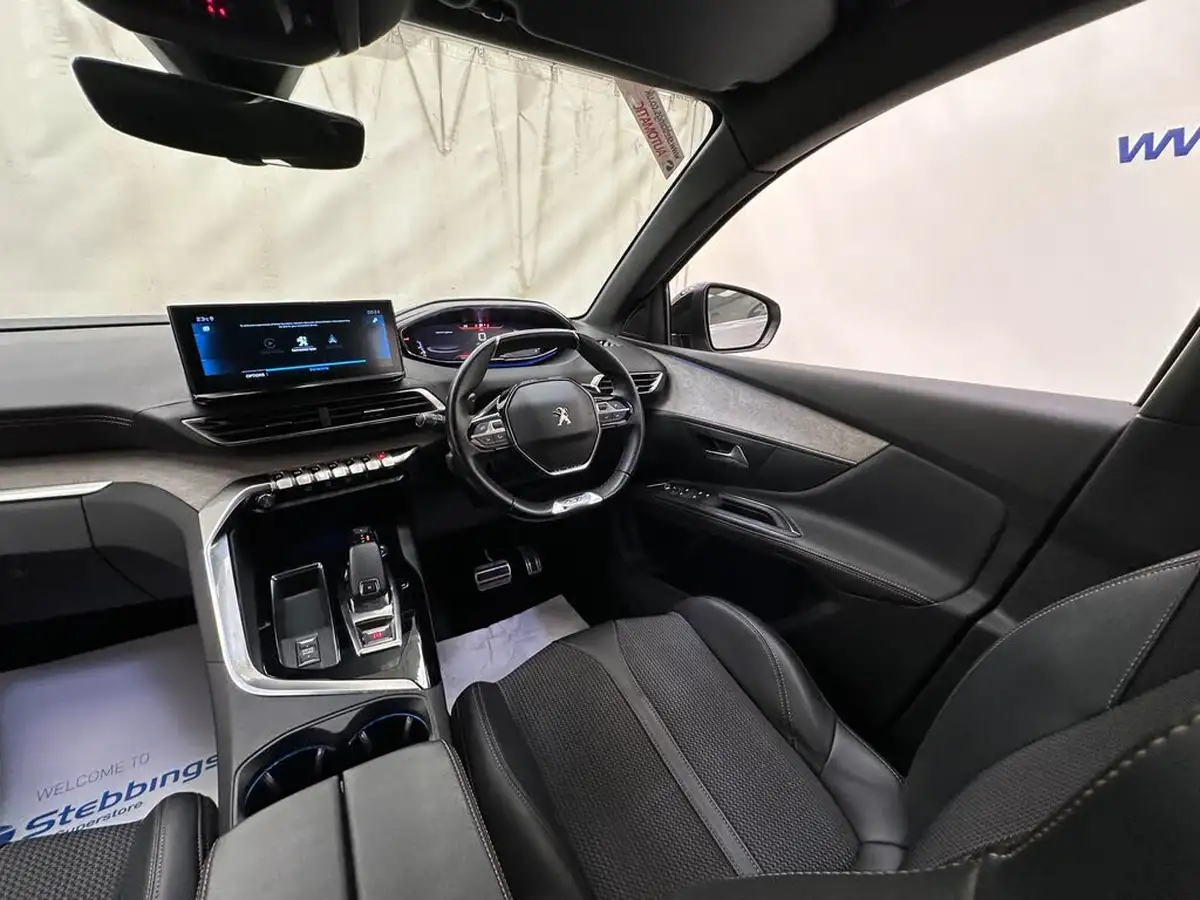 2022-peugeot-5008-suv-12-puretech-gt-eat8-big-23
