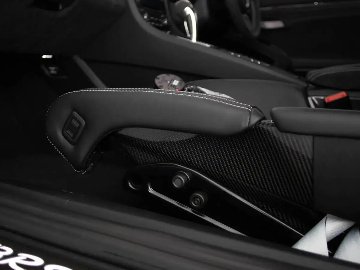 2018-porsche-911-40-gt3-rs-big-43