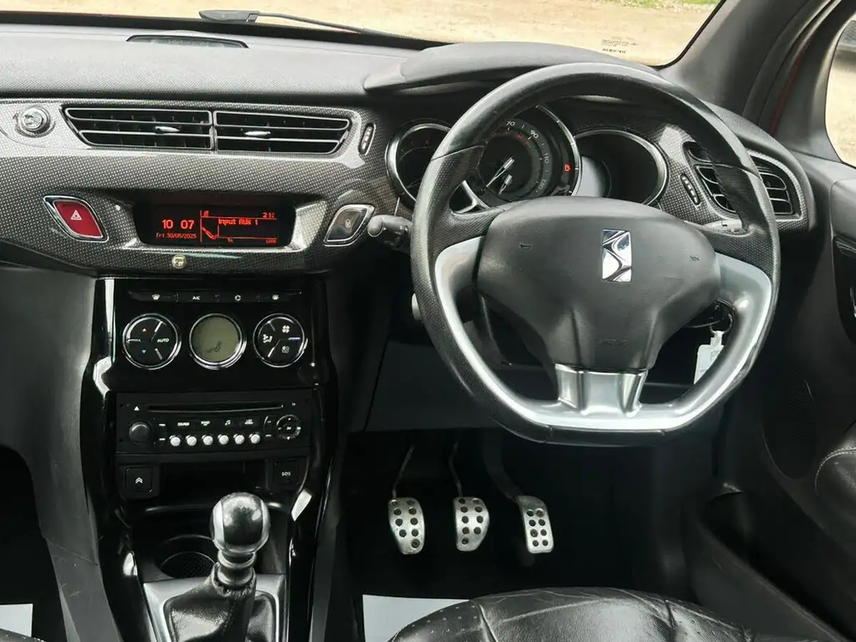 2011-citroen-ds3-16e-hdi-dsport-plus-big-22