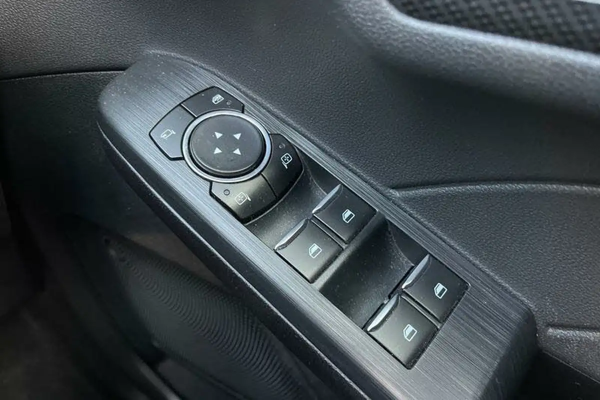 2022-ford-kuga-big-15