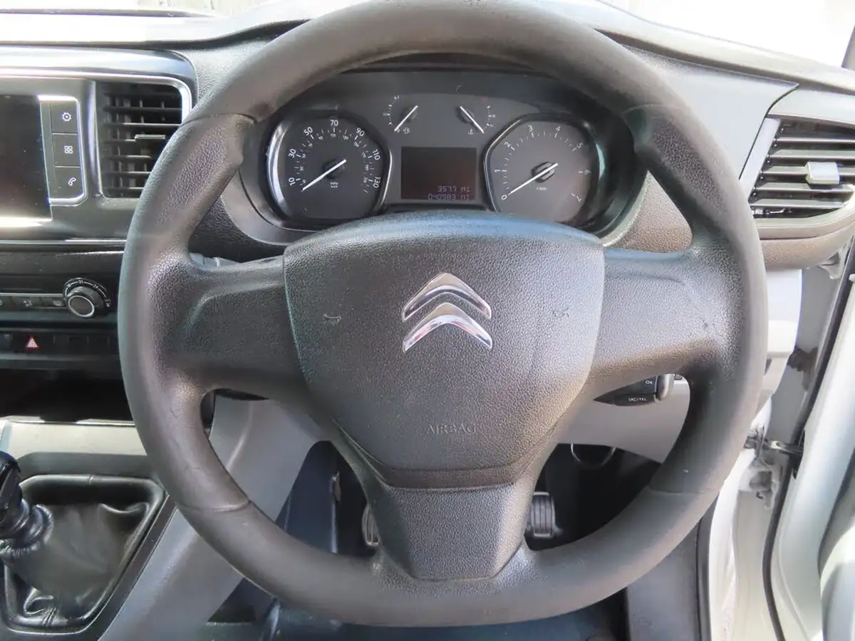 2020-citroen-dispatch-20bluehdi-enterprise-xl-1400-120pseu6d-ss-panel-big-47