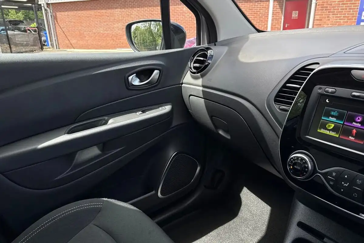 2019-renault-captur-13-tce-iconic-130bhp-ss-big-38