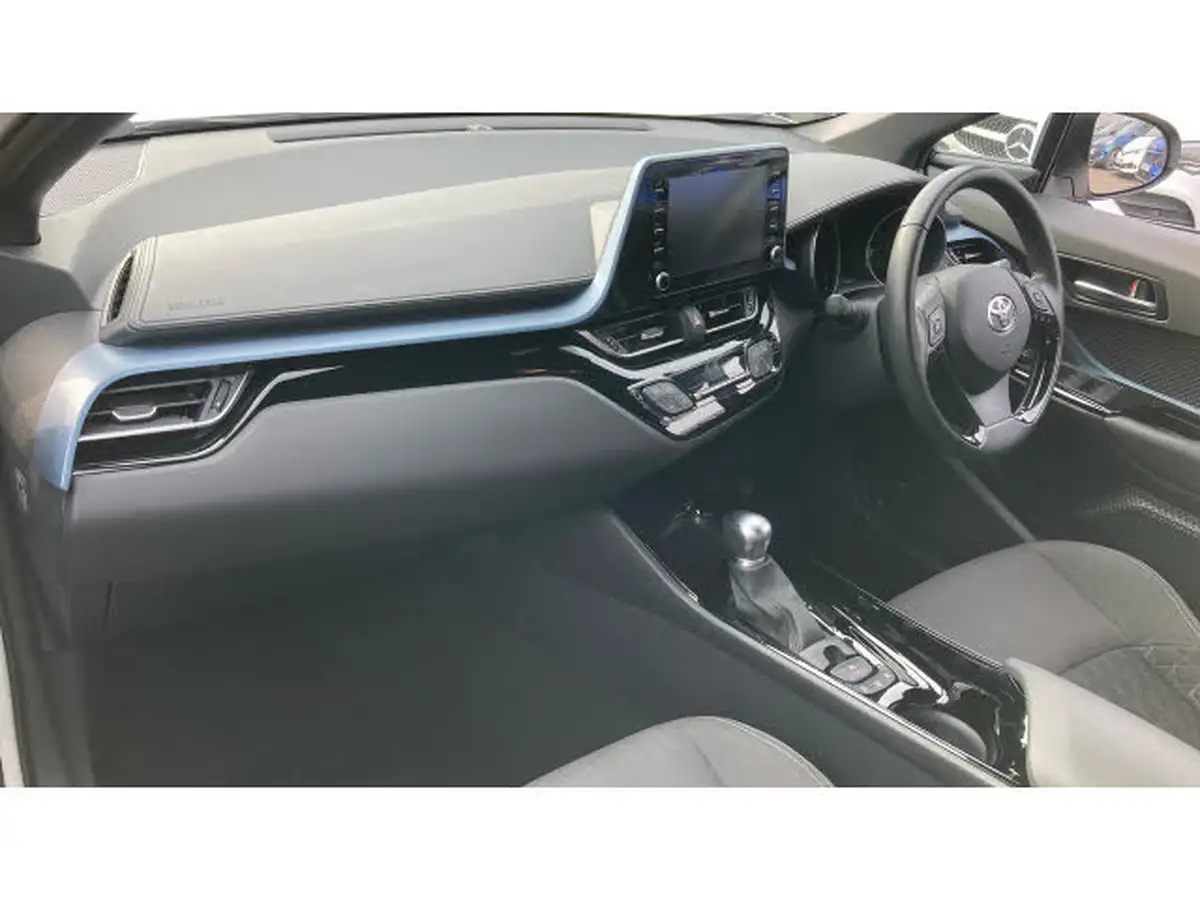 2022-toyota-c-hr-18-vvt-i-design-big-8