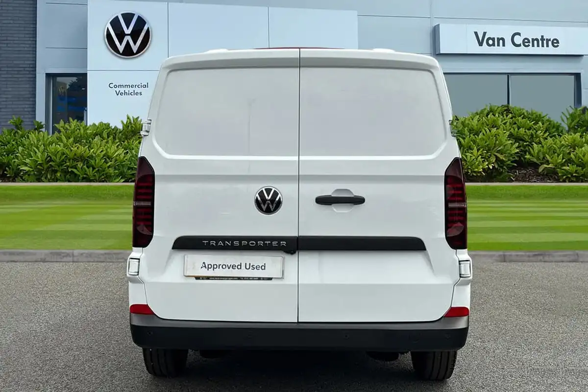 2025-volkswagen-transporter-20tdi-t30-commerce-plus-bmt-swb-150pseu6e-big-3