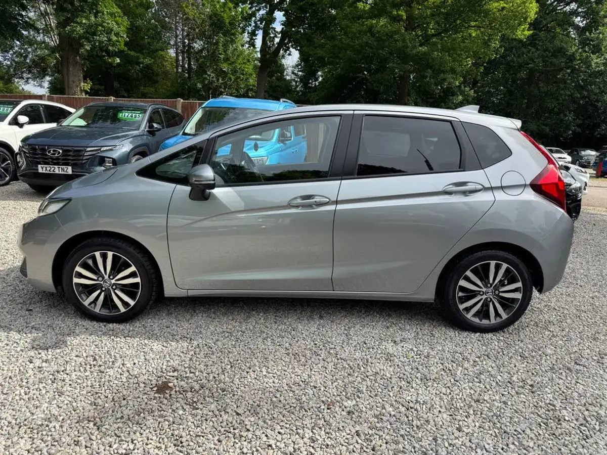 2016-honda-jazz-13-i-vtec-ex-cvt-big-3