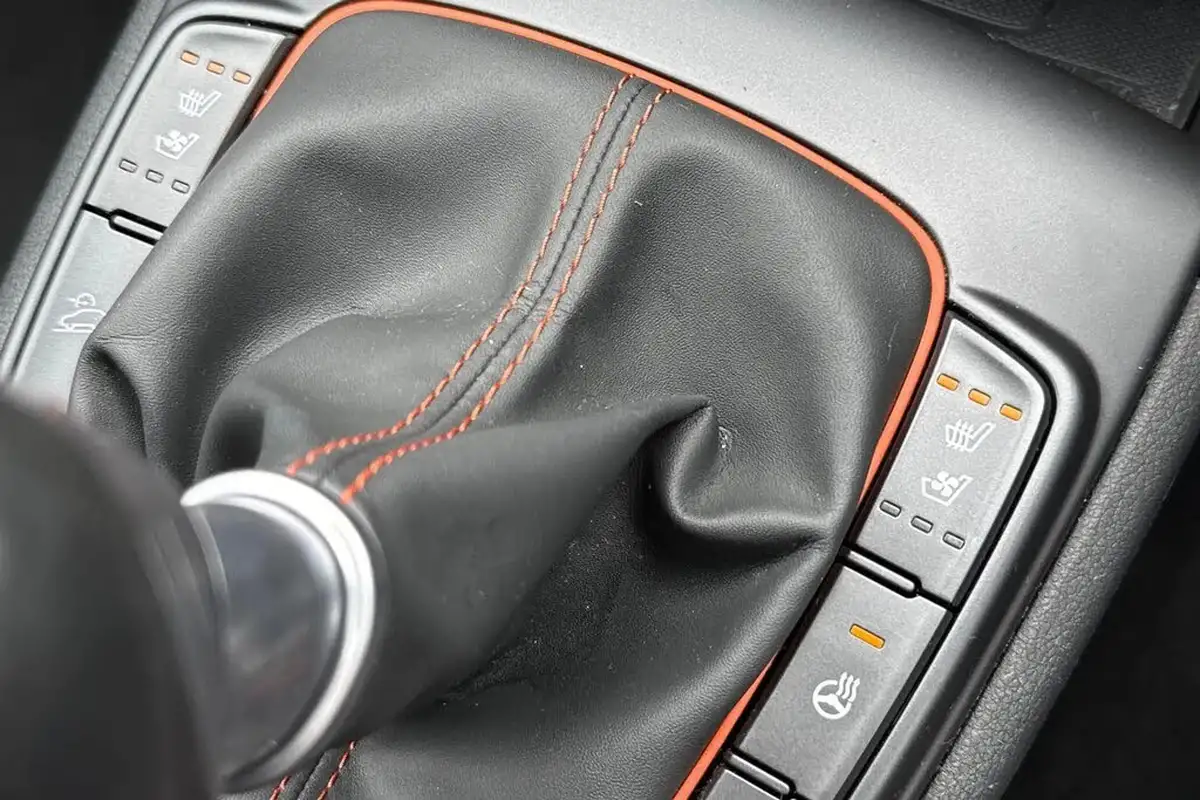 2018-hyundai-kona-10-t-gdi-premium-se-1-tone-roof-big-28