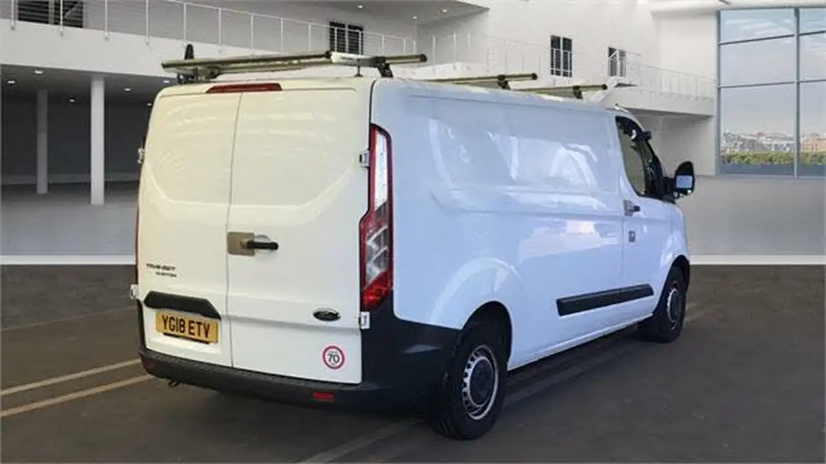 2018-ford-transit-custom-20tdci-290-l2h1-105pseu6-panel-van-big-8