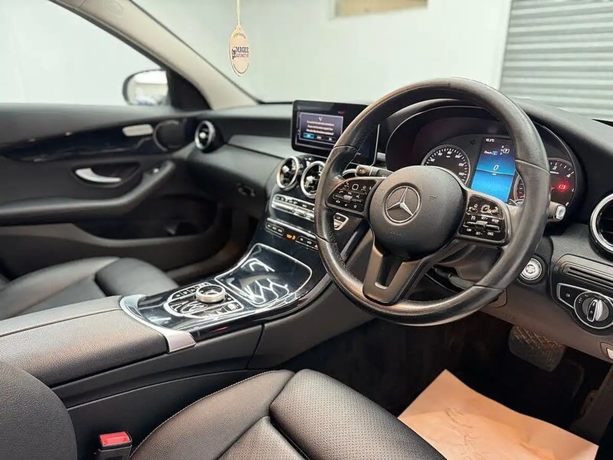 2018-mercedes-benz-c-class-20d-c220d-se-saloon-4d-big-7