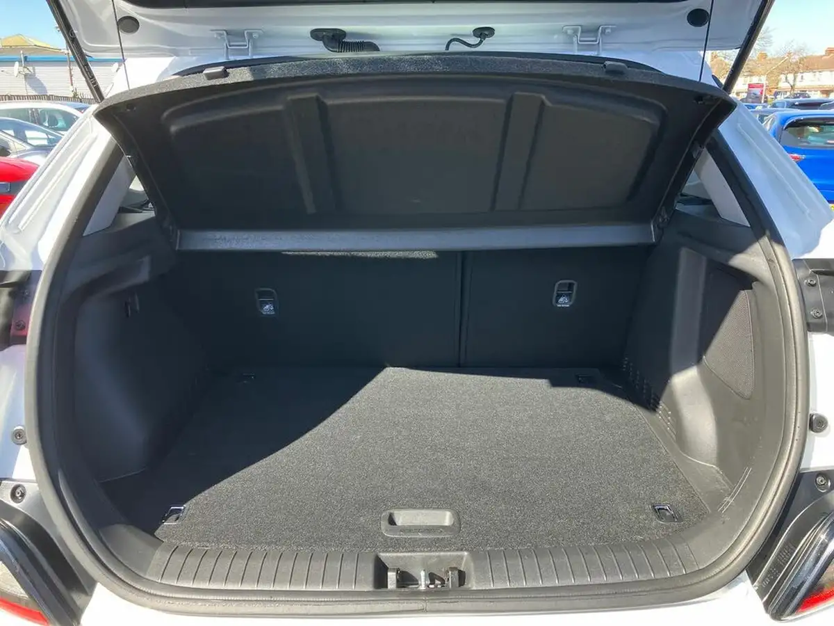 2023-hyundai-kona-e-se-connect-big-19