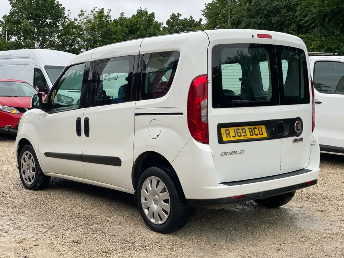 2020-fiat-doblo-cargo-13td-l1h1-tecnico-passenger-big-4