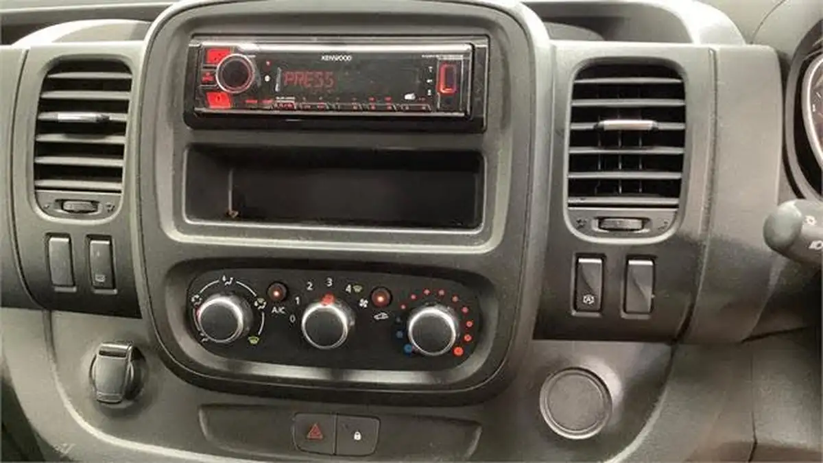 2021-renault-trafic-20dci-ll30-energy-120-business-panel-big-6