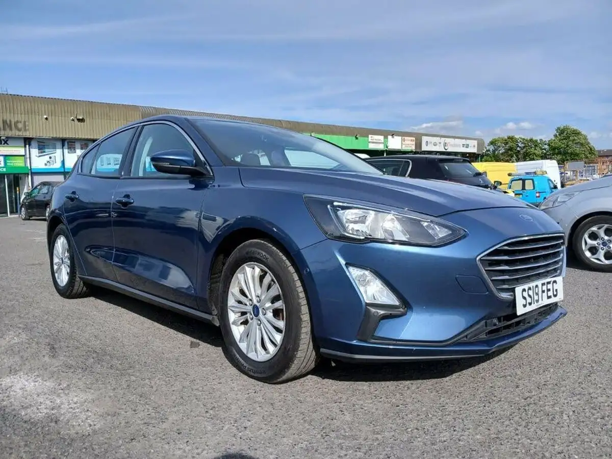 2019-ford-focus-10t-titanium-hatchback-big-0