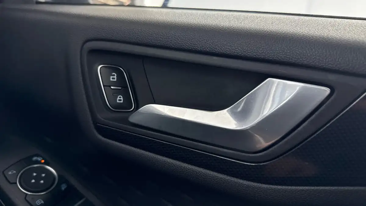 2021-ford-kuga-15-st-line-edition-big-24