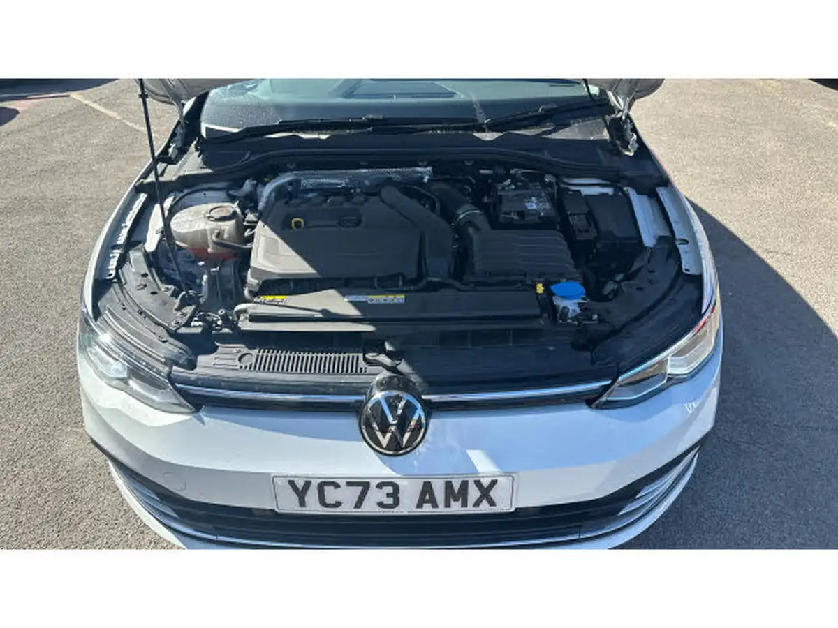 2023-volkswagen-golf-15-tsi-style-130ps-hatchback-big-7