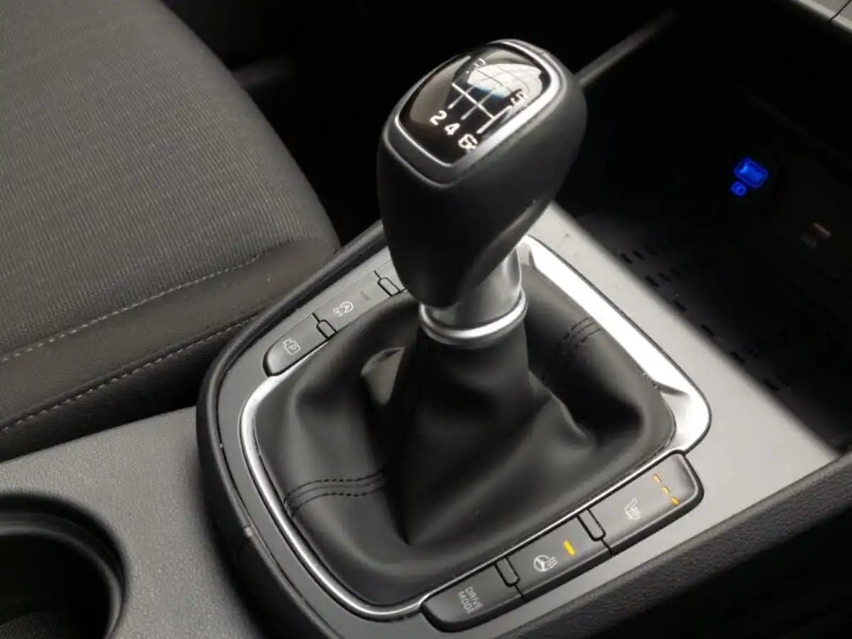 2021-hyundai-kona-10-t-gdi-premium-48-volt-mhev-big-16