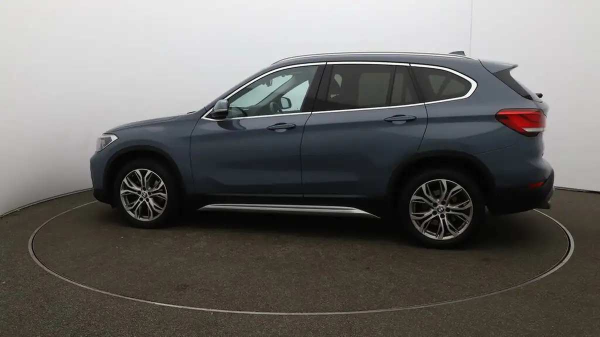 2022-bmw-x1-20-sdrive20i-xline-big-57