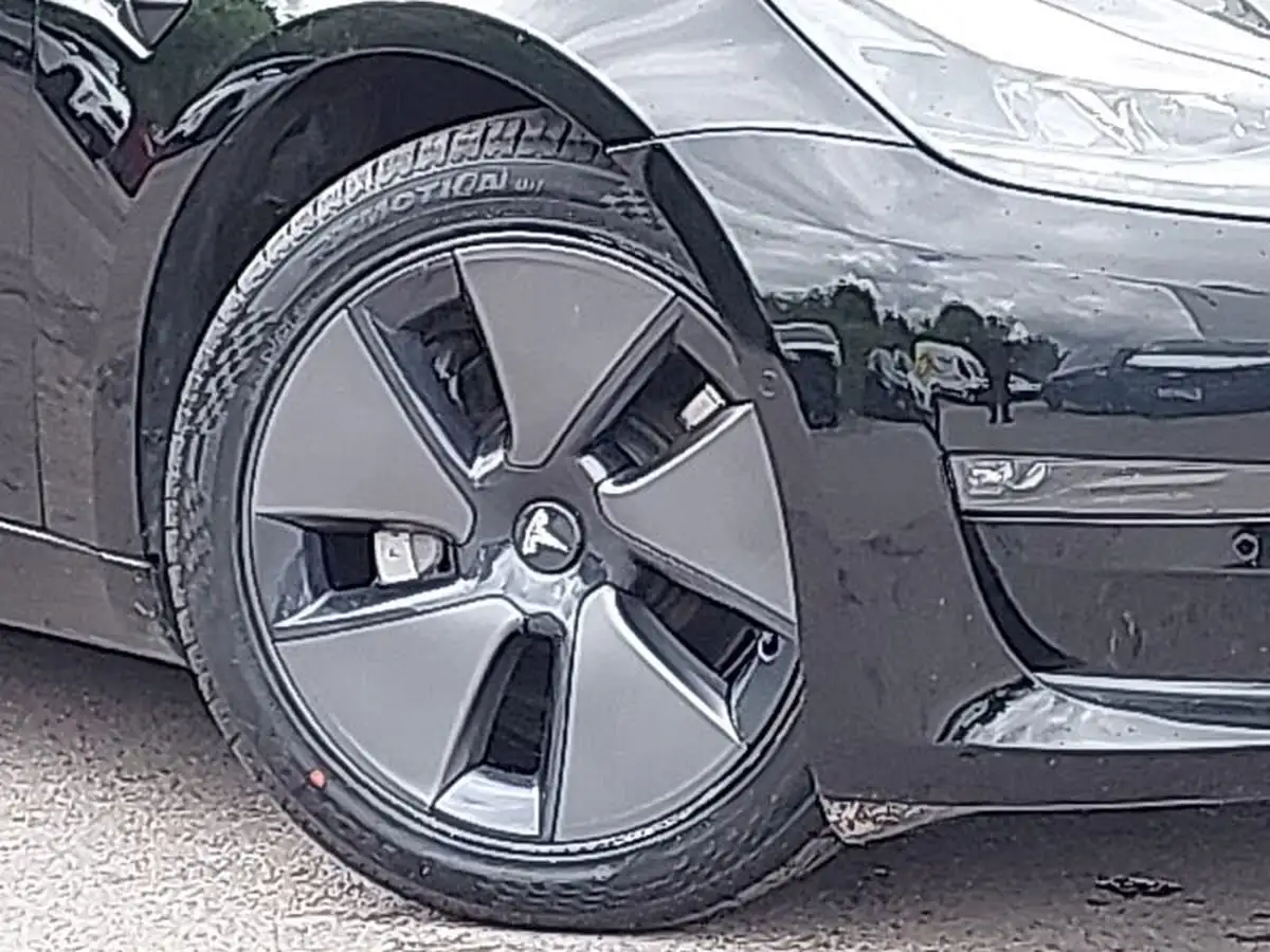 2021-tesla-model-3-e-long-range-4x4-big-8
