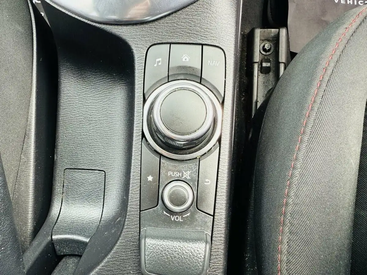 2016-mazda-mazda2-15-sport-nav-90ps-big-17