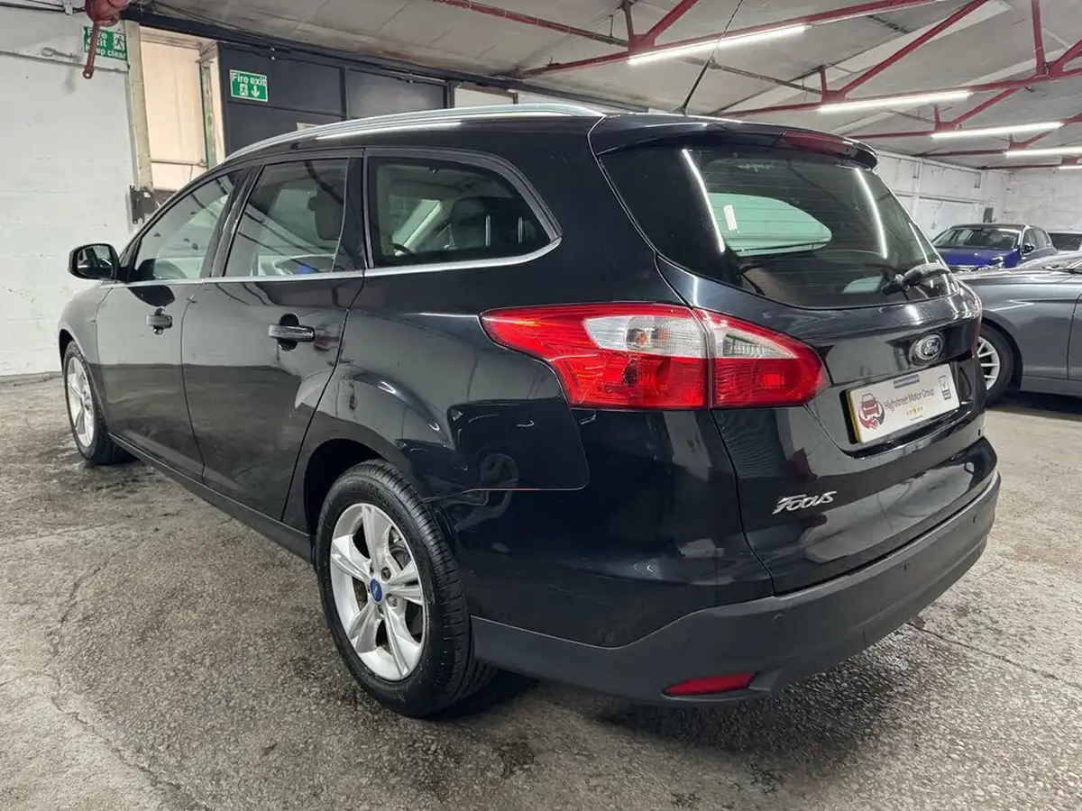 2012-ford-focus-16tdci-zetec-115ps-estate-big-23
