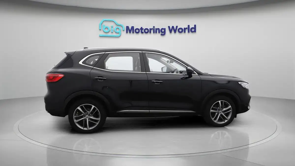 2021-mg-hs-15t-gdi-excite-162ps-big-8
