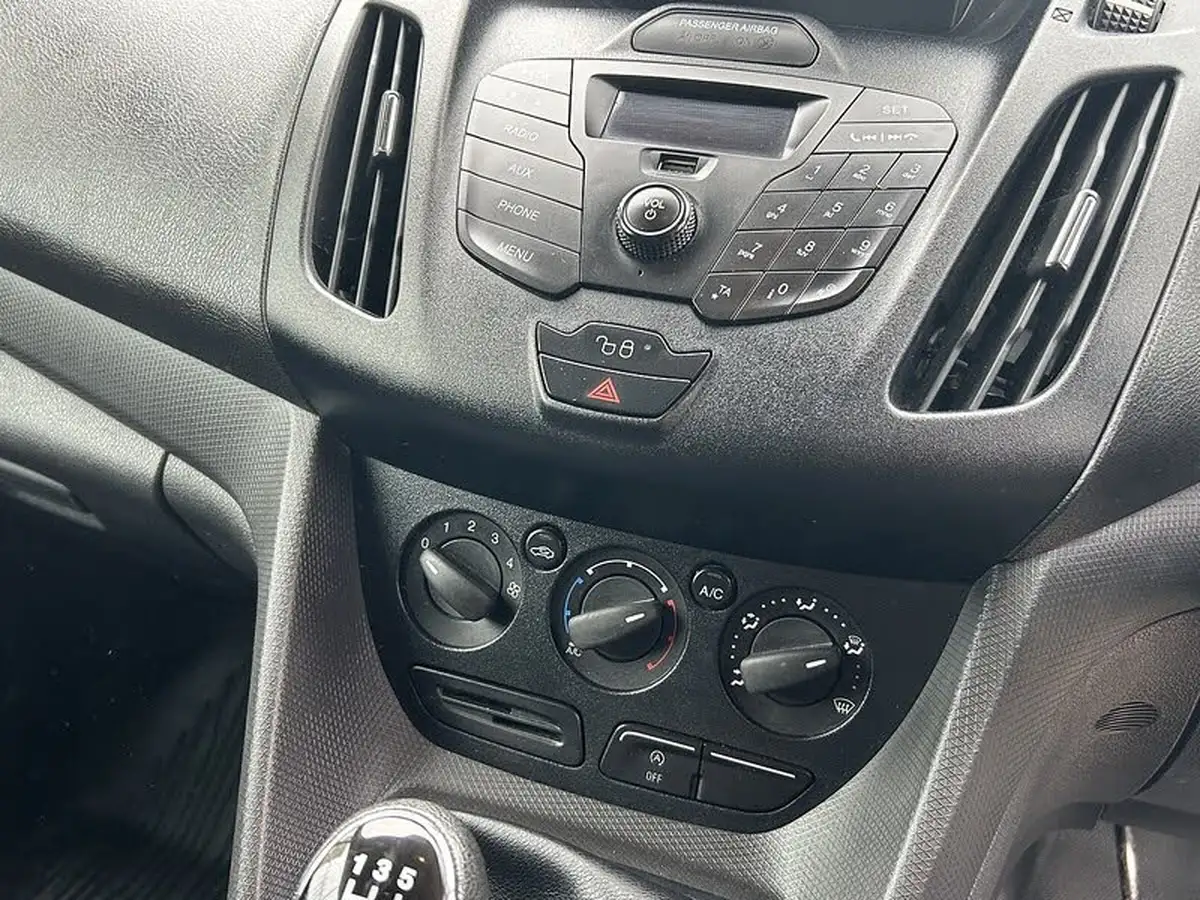 2017-ford-transit-connect-15tdci-l1-200-econetic-big-12