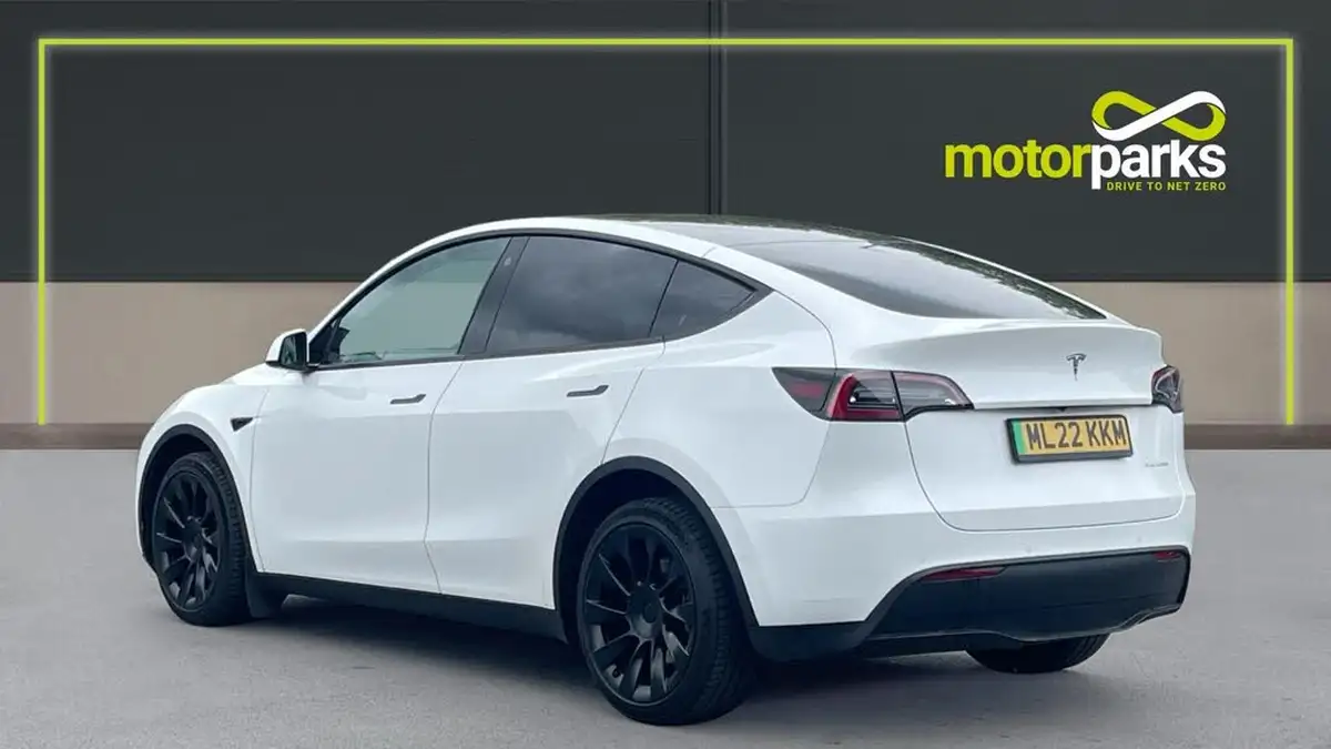 2022-tesla-model-y-e-long-range-big-4
