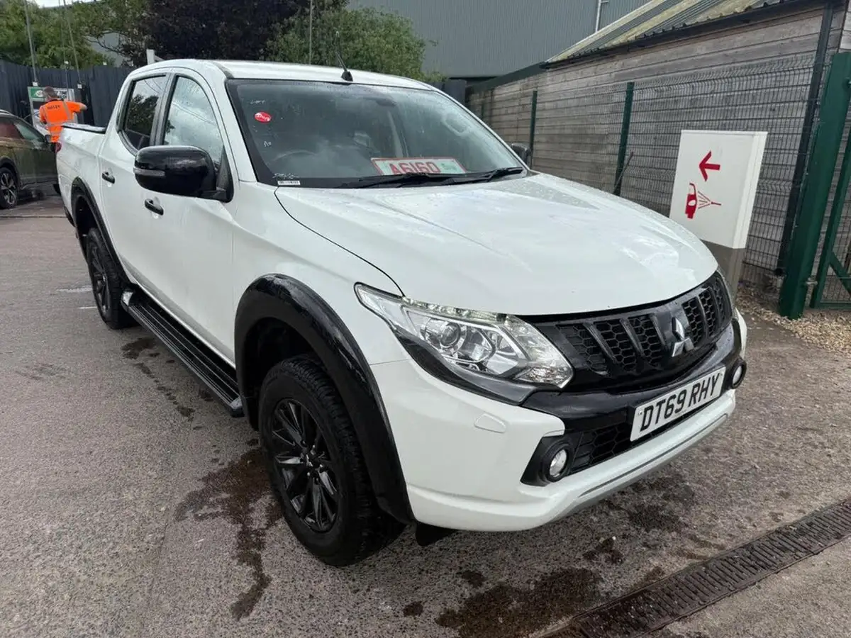 2020-mitsubishi-l200-24di-d-challenger-auto-big-1