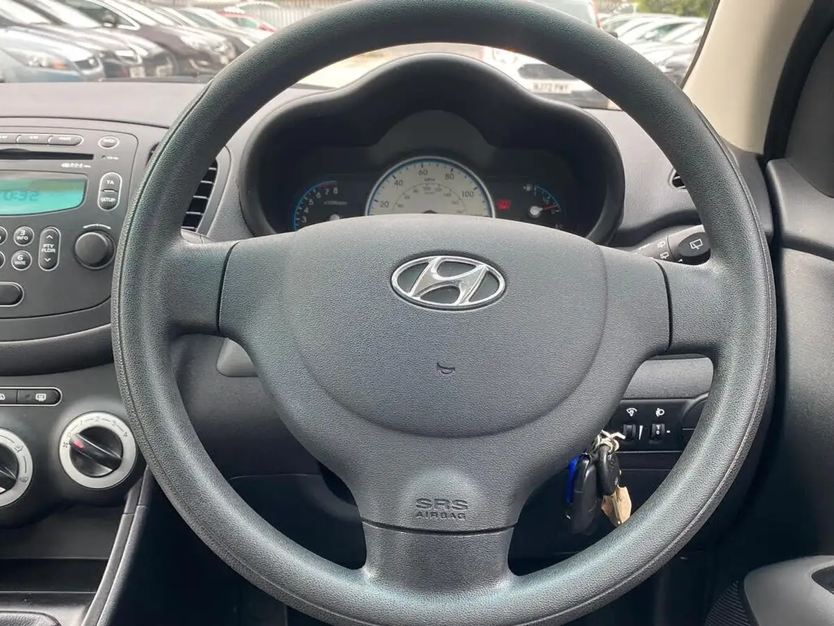 2009-hyundai-i10-12-comfort-76bhp-big-23