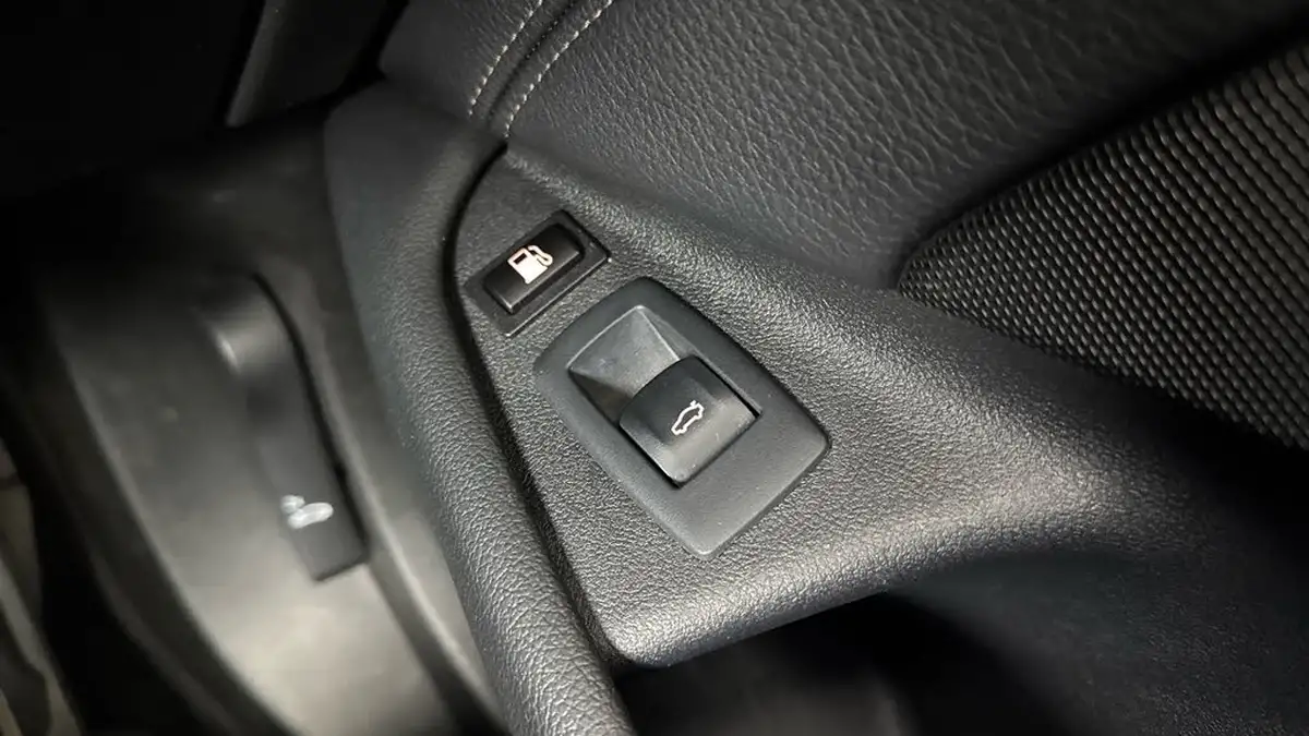 2022-bmw-5-series-20-530e-m-sport-touring-5d-big-25