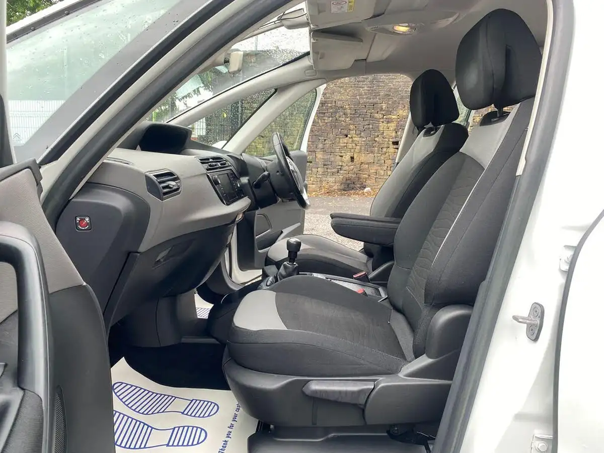 2014-citroen-c4-picasso-16e-hdi-vtr-115ps-big-15