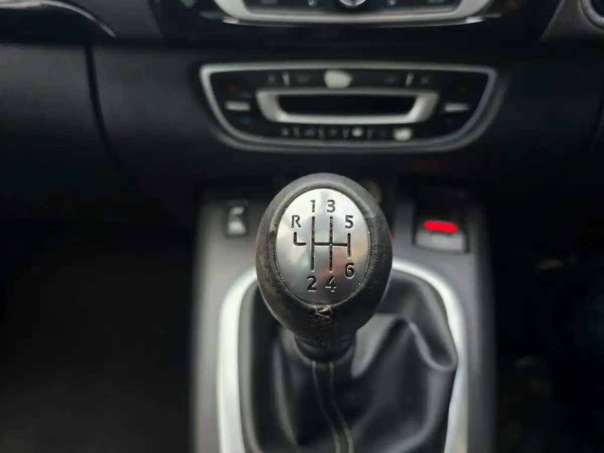 2016-renault-grand-scenic-16dci-dynamique-nav-bose-pack-1598cc-big-21