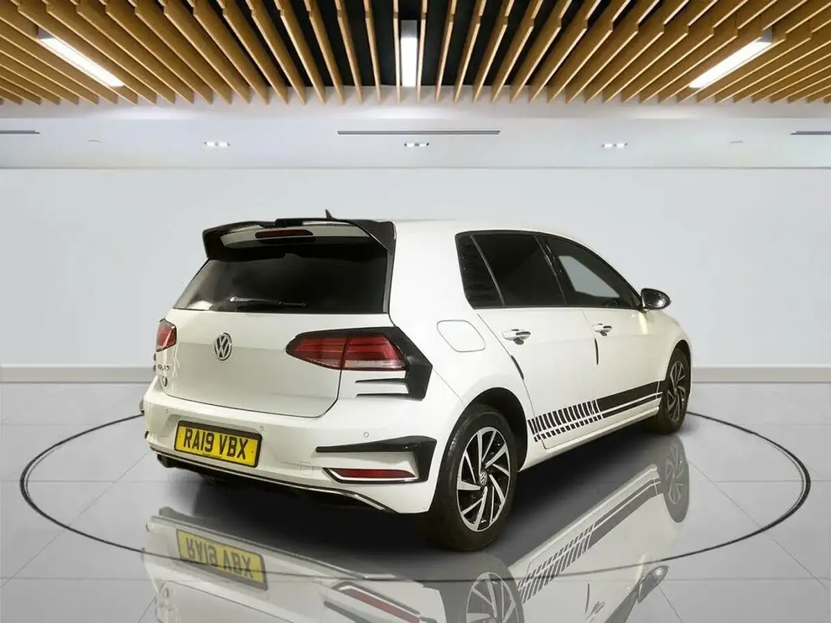 2019-volkswagen-golf-16tdi-match-hatchback-5d-dsg-big-8