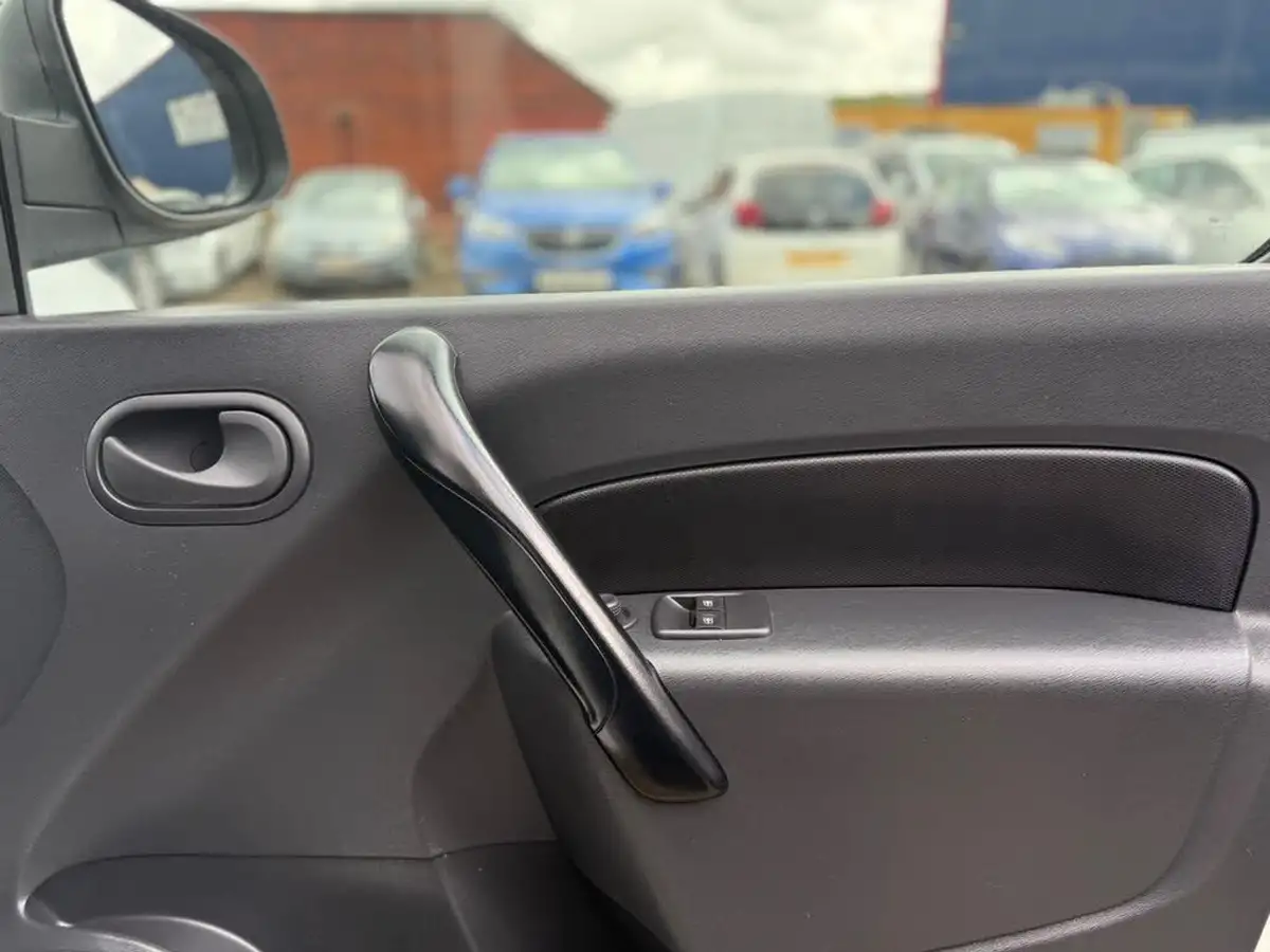 2020-renault-kangoo-15dci-ml19-energy-dci-80-business-big-18