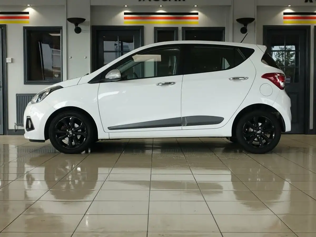 2015-hyundai-i10-12-premium-se-big-10