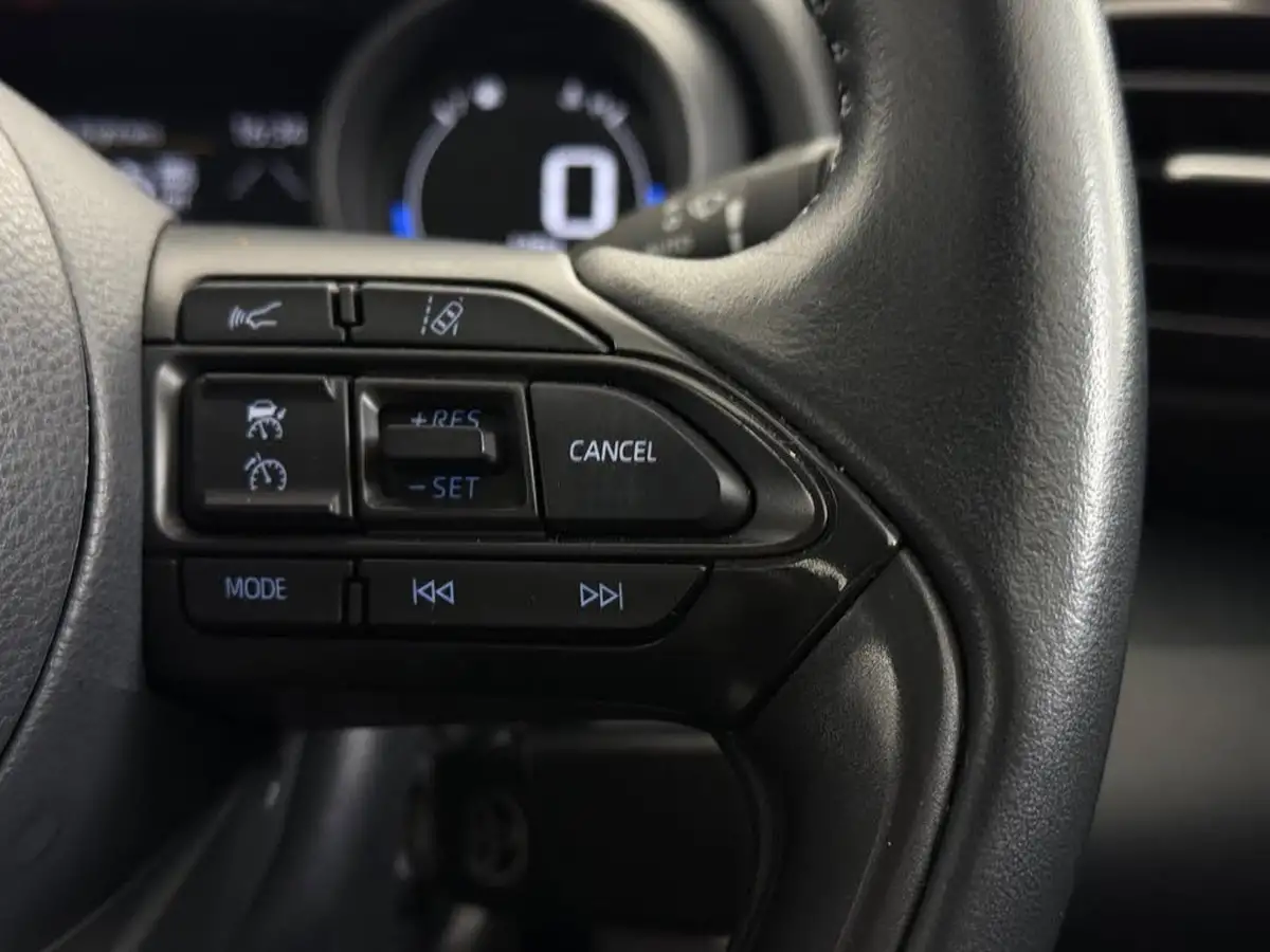 2021-toyota-yaris-15-vvt-i-design-big-22