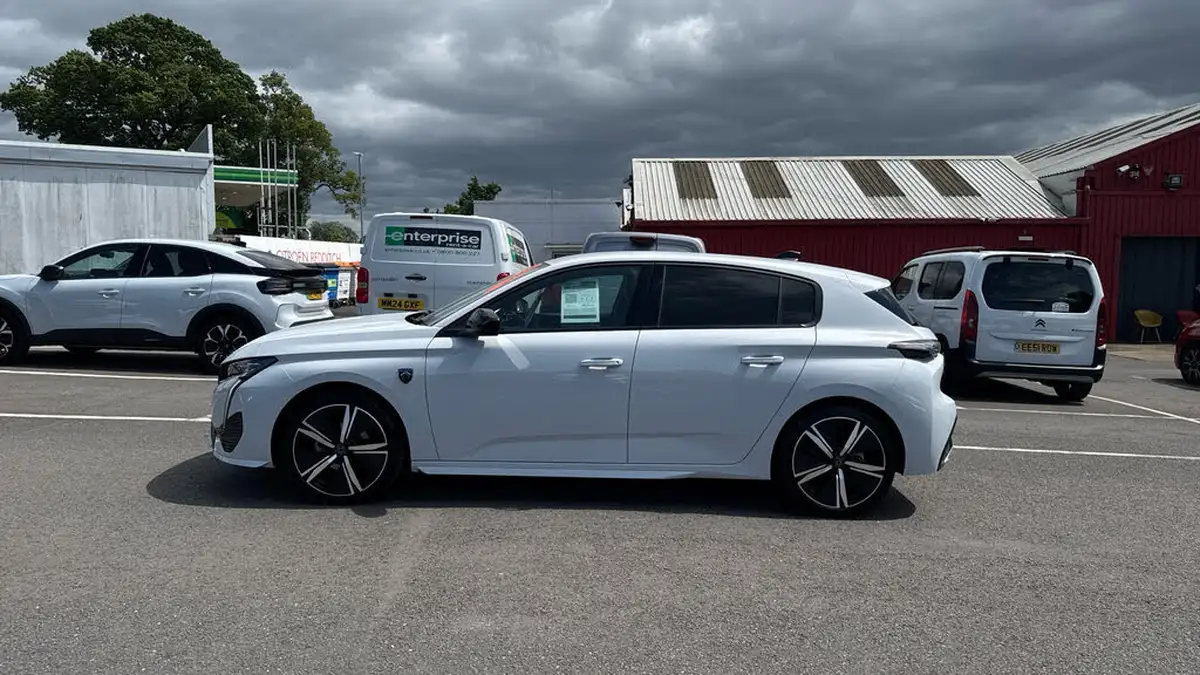 2024-peugeot-308-12-puretech-gt-130ps-ss-eat8-big-5