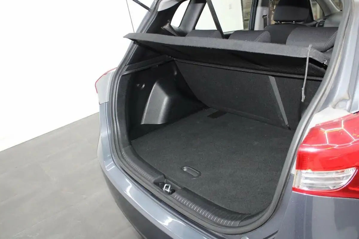 2015-hyundai-ix20-14-se-big-14